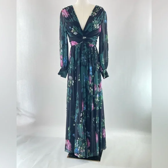 Badgley Mischka Pleated Gown, 8 - Picture 5 of 16